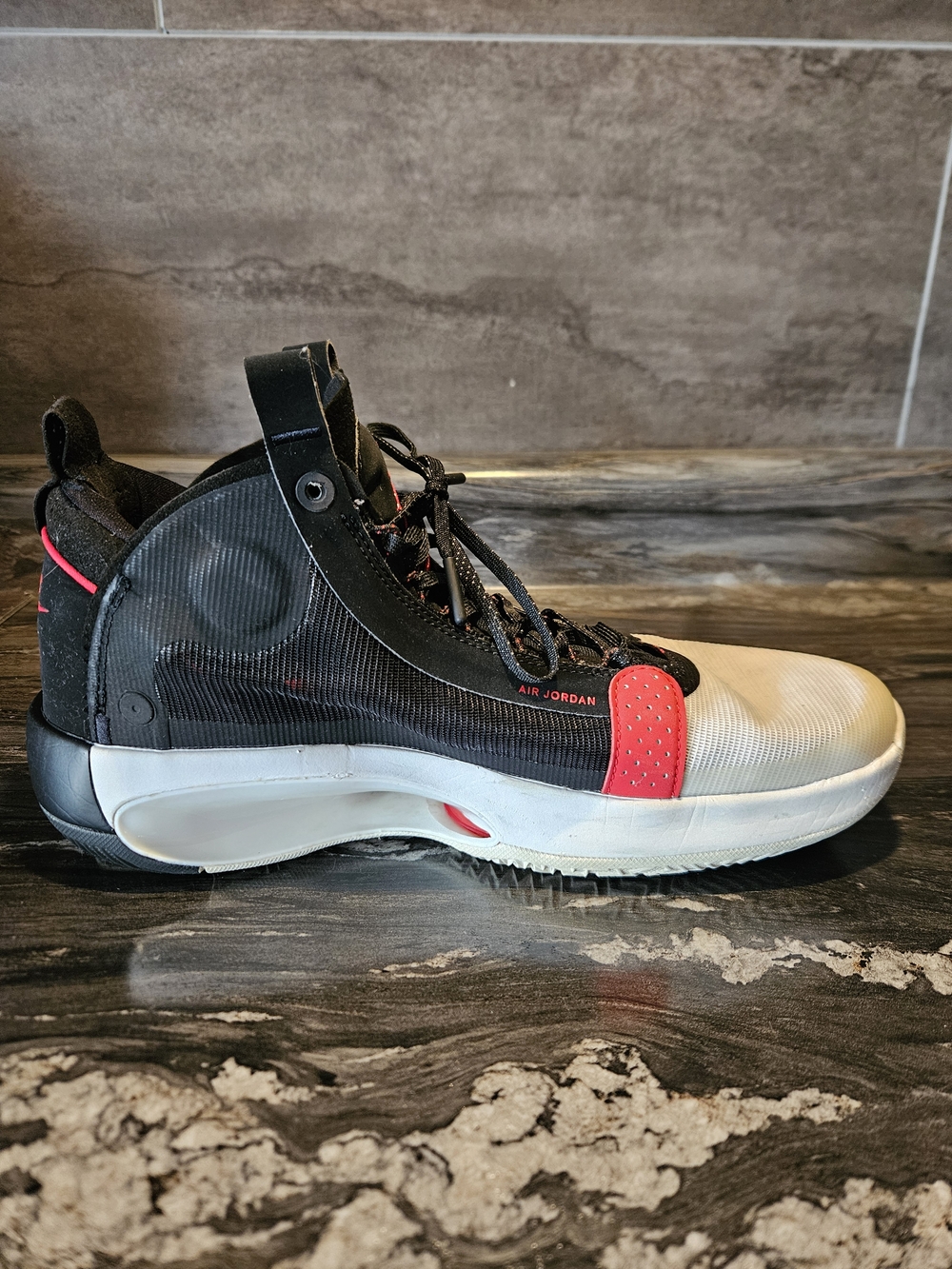Jordan 34 Chicago 2019 Size 9.5 - Picture 11 of 15
